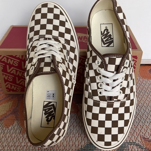 Vans WMNS Authentic Checkerboard Brown
VN000BW5BRO
SNEAKERS - Picture 12 of 16